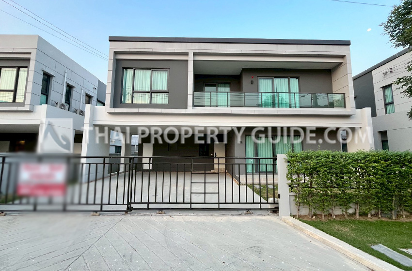 House with Shared Pool for rent in Bangnatrad